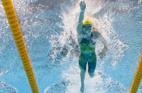 El mundo se rinde al nivel de Titmus y se asombra con la pulverización del récord olímpico de Phelps