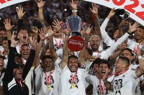 De levantar la copa con Colo Colo a la inquietud por cerrar su futuro: el horizonte de Gabriel Suazo empieza a aclararse