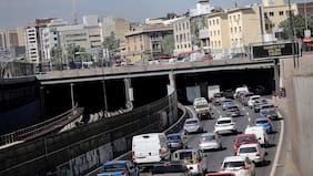 Congestión en Ruta 5 tras caída de carga desde un camión en el sector de Rondizzoni
