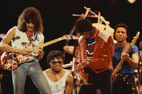 Insultos por teléfono y cerveza: Eddie Van Halen en una canción de Michael Jackson