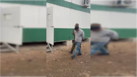 Detienen a taxista que estafó a turista holandés en el Aeropuerto de Santiago: fraude asciende a 2.800 euros