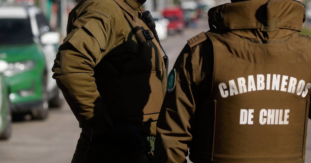 Sujetos roban automóvil y balean en las piernas a adulto mayor y su hijo en Recoleta