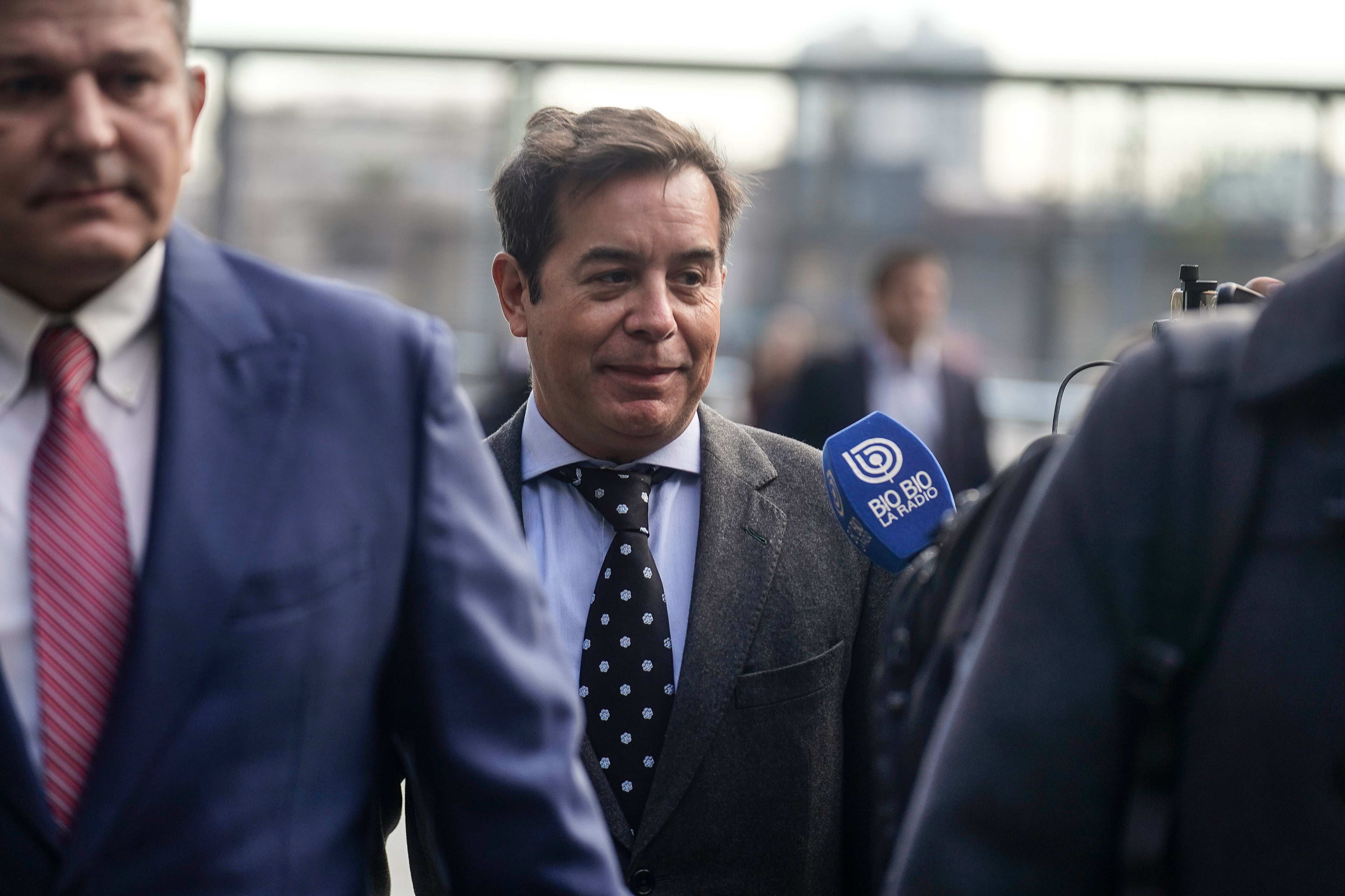 Hermano del fundador de Sartor se suma a Michael Clark y pide dejar Capitán Yáber