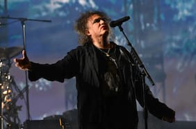 “Posee una belleza oscura” y “es un viaje desafiante”: la crítica se rinde ante el nuevo disco de The Cure