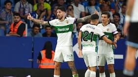 Con 10 casi todo el juego: Lucas Cepeda por fin es titular y el Elche consigue su primera victoria en LaLiga