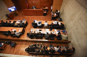 Los delitos por los que formalizan a excarabinero y a extranjeros vinculados con la mafia china en Meiggs