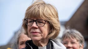 La primera mujer arzobispa de Canterbury asume el cargo recordando a las víctimas de los fallos en la Iglesia anglicana