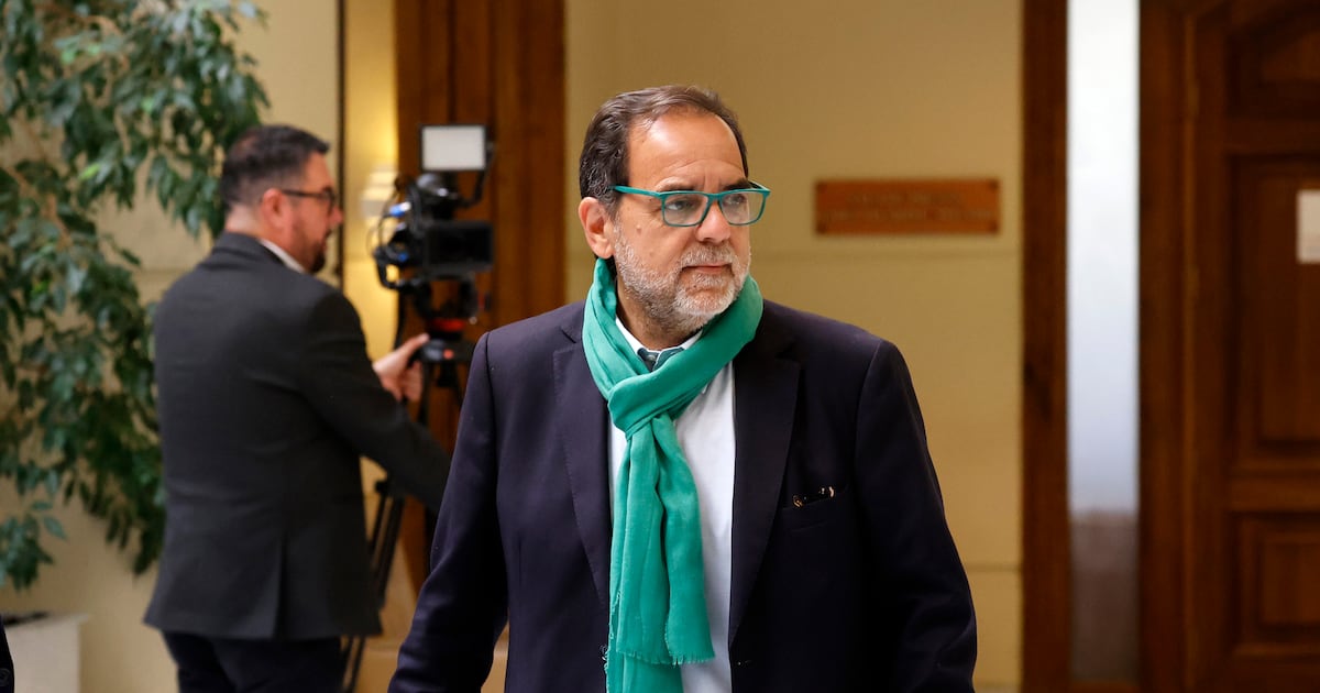 Jaime Mulet (FRVS): “Independiente de lo grotesco que fue sacar a un excelente ministro, no voy a actuar de la misma forma”