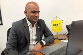 Jorge Osorio, el jefe de los árbitros chilenos, enfrenta los días más duros de su gremio: “Me duele hablar de errores groseros”