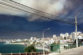 Esval anuncia corte de agua en los sectores altos de Región de Valparaíso por incendios forestales