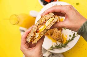 “La gente que desayuna a las 8 y cena antes de las 20 horas tiene un seguro de vida”