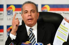 Quién es Manuel Rosales, el exrival de Chávez que desafiará a Maduro en las urnas