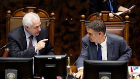 Ossandón acusa a exsecretario de presunta falsificación de instrumento público en tensa sesión de la Cámara Alta