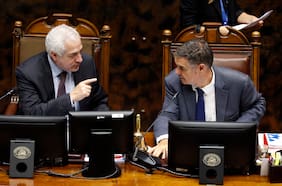 Senadores electos piden postergar definición de secretario de la corporación