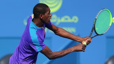 Polémica en Doha: tenista sin ranking ATP recibe invitación y dura menos de una hora en la cancha