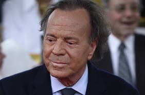 Julio Iglesias se ve envuelto en el mayor escándalo de su carrera tras acusaciones de agresión sexual y divide a España