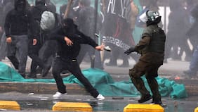 Marcha Confech: Codina informa de 35 detenidos por disturbios y afirma que joven herida habría sido alcanzada por piedra de manifestantes