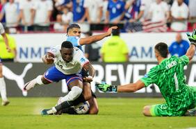 Uruguay elimina al local Estados Unidos y Panamá da la sorpresa tras meterse en cuartos de final