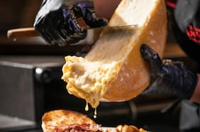 Cuál es el queso viral que huele “como la muerte misma”