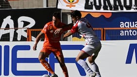 Preocupación en Calama: hincha cae desde la tribuna en partido de Cobreloa y es retirado en ambulancia