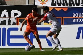 Preocupación en Calama: hincha cae desde la tribuna en partido de Cobreloa y es retirado en ambulancia