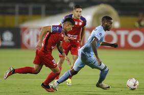 La Calera es goleada en Ecuador y queda colgando en la Copa Sudamericana
