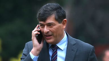 Parisi tantea terreno en la centroizquierda