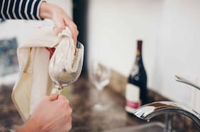Paso a paso: cómo limpiar correctamente las copas de vino