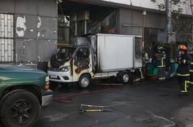 Desconocidos prenden fuego a camión en el sector de Bellavista