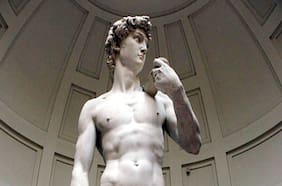 La mujer que cuida al David de Miguel Ángel