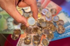 La nueva moneda de $ 100: un hito numismático para Chile