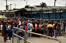 Fiscalía de Ecuador confirma muerte de 31 presos en motín de prisión de Guayaquil