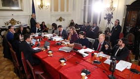 Oposición valora informe del CFA por megarreforma en el Senado y critica ausencia de Quiroz durante presentación