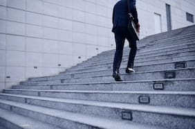 Cómo subir escaleras puede proteger tu corazón y prolongar tu longevidad, según una investigación