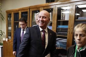 Quiroz cierra la puerta a una baja del impuesto a los combustibles: “Nunca ha estado sobre la mesa de negociación”