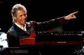 Plays, la despedida musical de Chick Corea