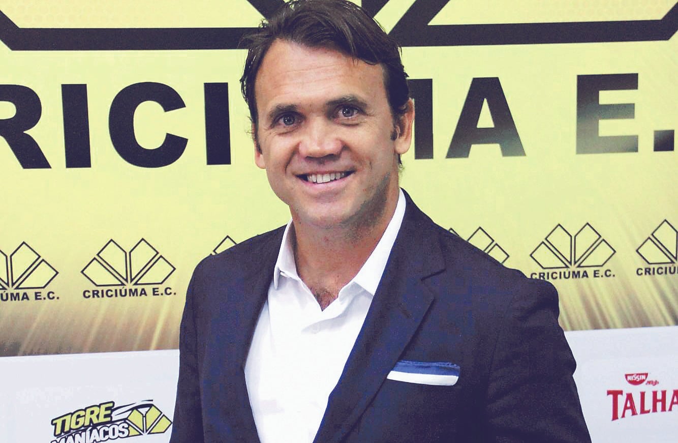 Dejan Petkovic destaca las virtudes de Erick Pulgar.