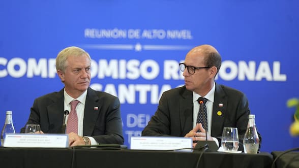 Cadem: aumento de penas por reclutar menores y despliegue policial en 50 barrios lideran apoyo a agenda de seguridad de Kast