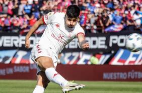 Observatorio del Fútbol pone a un chileno entre los mejores volantes del mundo en la temporada