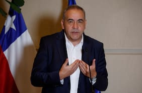 Fidel Espinoza (PS) tras arrolladora victoria de Kast: “Triunfo de la ultraderecha tiene clara responsabilidad en el Frente Amplio”