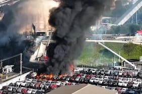 Reportan fuerte explosión e incendio en Renca: hay heridos y vehículos quemados