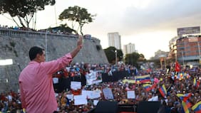 Las contradictorias señales de Washington hacia Maduro mientras aumenta su despliegue militar en el Caribe