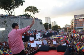 Las contradictorias señales de Washington hacia Maduro mientras aumenta su despliegue militar en el Caribe