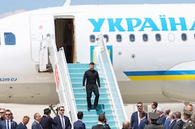 Aseguran que avión que trasladó este martes a Zelensky a Oslo estuvo “a punto” de ser derribado por un dron