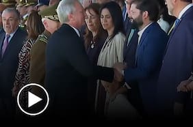 Así fue el saludo de Kast y Boric en el 99° aniversario de Carabineros