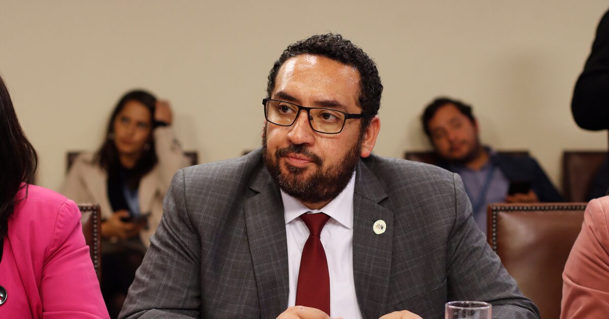 Ministro Cataldo insta al Congreso a aprobar Ley de Convivencia Escolar tras agresión a docente en Ñuble Ministro Cataldo insta al Congreso a aprobar Ley de Convivencia Escolar tras agresión a docente en Ñuble