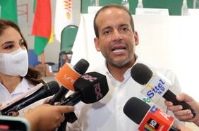 Detienen en Bolivia al gobernador de Santa Cruz, principal líder de la oposición