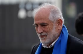 Ministro Montes llama a no politizar situación de campamentos: “Antes que nada es un problema humanitario”