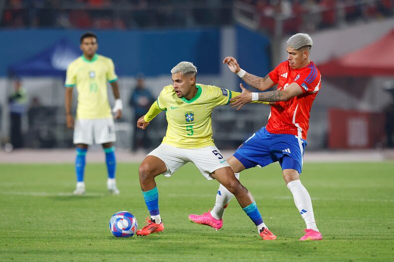 Carlos Palacios attended the Los Tacuelas circus after leaving La Roja.