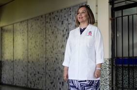 Rectora Carolina Vega:“Los alumnos del Instituto Nacional suben al Metro con su insignia y la gente los critica”